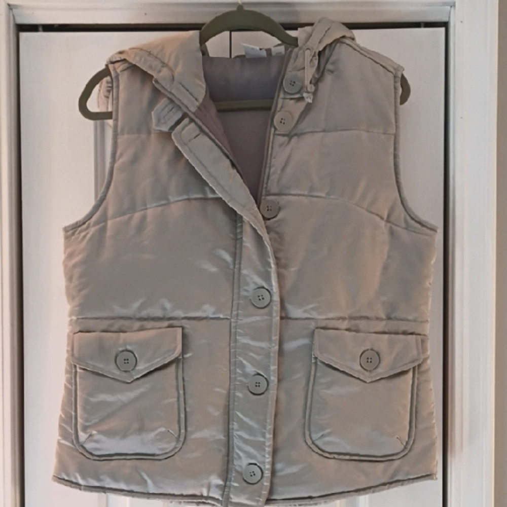 Caslon Silver and Gray Lined Puffer Vest Jacket
